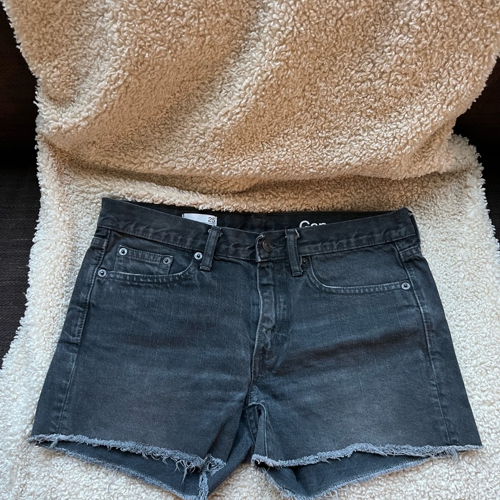 GAP Black Denim Slim Shorts Size 25
